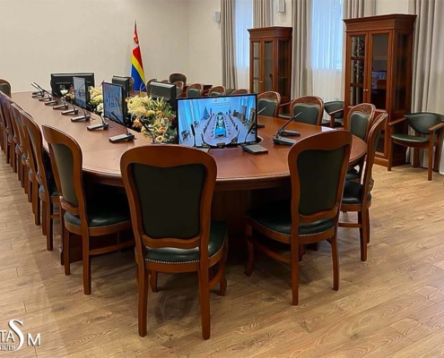 Стол для переговоров